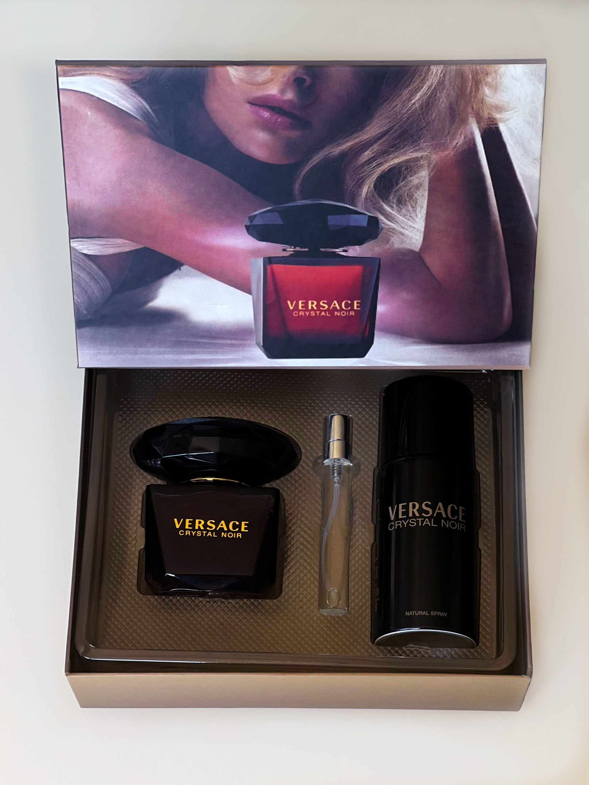Подаръчен комплект Versace Crystal Noir- дамски – Луксозен парфюм | LuxyAroma
